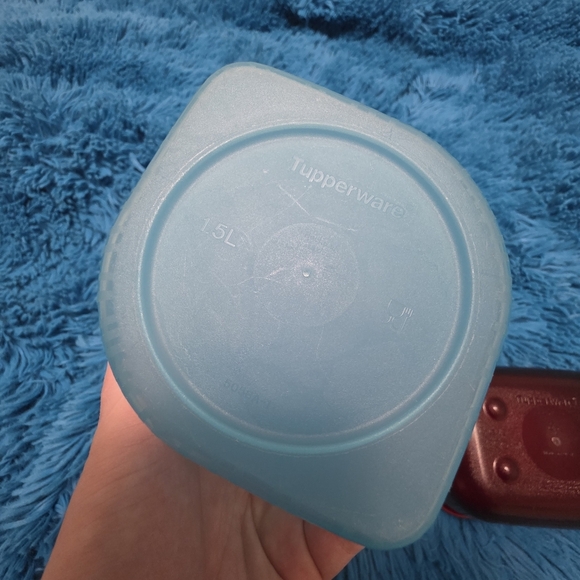 Tupperware Containers Set Of Two - Picture 6 of 6